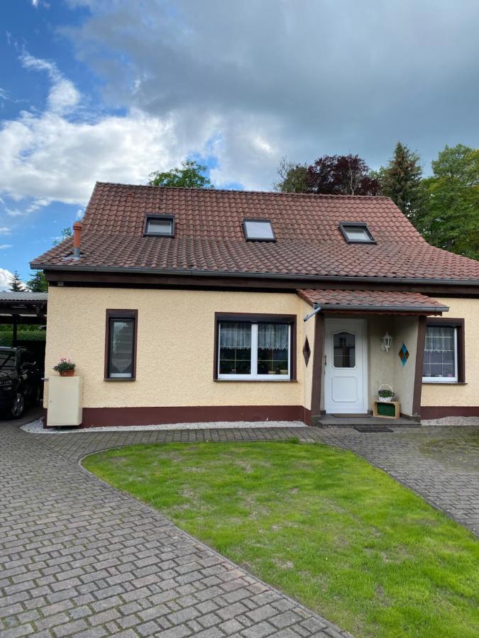 Ferienwohnung Zum Schloss Halbe Bagian luar foto